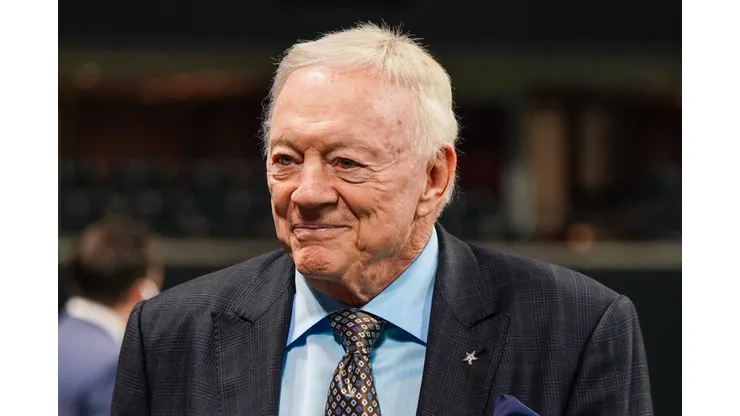 November 3, 2024, Atlanta, Georgia, USA: Dallas Cowboys owner Jerry Jones before the game against the Atlanta Falcons at Mercedes-Benz Stadium. Atlanta USA - ZUMAw109 20241103_fap_w109_017 Copyright: xDebbyxWongx