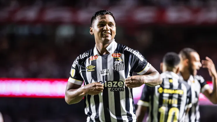 Morelos comemora gol no Morumbis