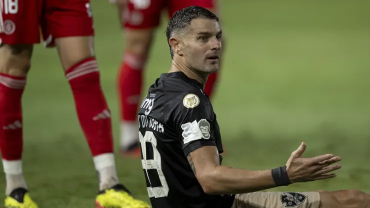 Vegetti jogador do Vasco durante partida. Foto: Jorge Rodrigues/AGIF