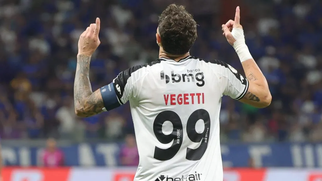 Vegetti tem futuro definido no Vasco – Foto: Gilson Lobo/AGIF