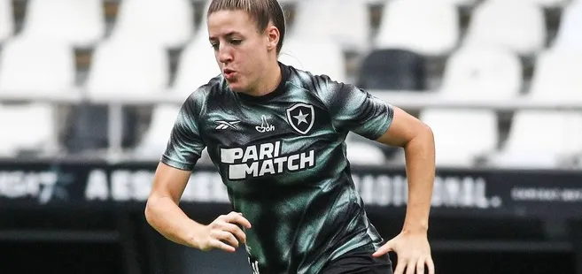 Letícia Debiasi, durante treino individual no CT do Botafogo. Foto:  Arthur Barreto/ BFR