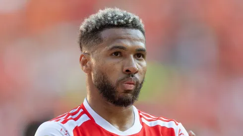 Wesley comemorando vitória do Inter no Beira-Rio. – Foto: Matheus Ribeiro/AGIF