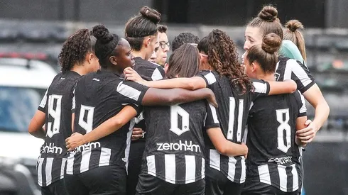 Letícia Debiasi, comemora gol do Botafogo no Campeonato Brasileiro 2024