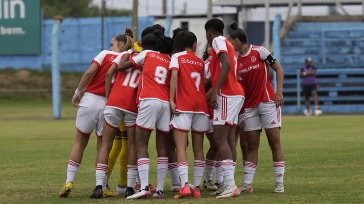 Gurias Coloradas Sub-20, durante preparação final para o primeiro encontro com o Bragantino pela Copinha Feminina