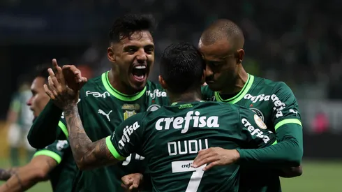 Mayke (à direita) tem consulta do Cruzeiro para deixar Palmeiras em 2025