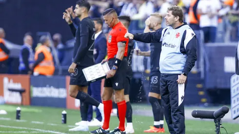 Rafael Paiva técnico do Vasco durante partida contra o Corinthians. Foto: Marco Miatelo/AGIF
