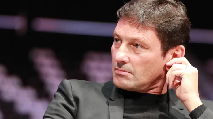 Ex-Flamengo recebeu ligação de Leonardo, que era dirigente do PSG.