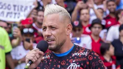 - Diego Alves, goleiro e ídolo do Flamengo