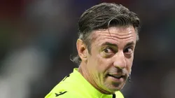 O árbitro Raphael Claus durante partida entre Cruzeiro e Gremio no estadio Minerão pelo Campeonato Brasileiro