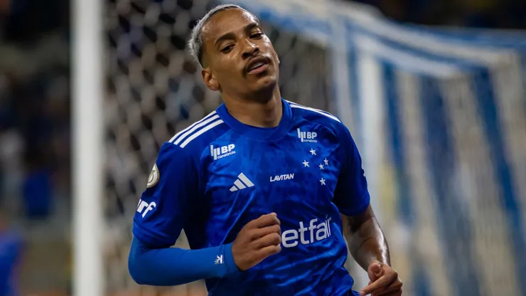 Matheus Pereira chega em Cruzeiro x Grêmio ao mesmo que Arrascaeta e Thiago Neves fizeram
