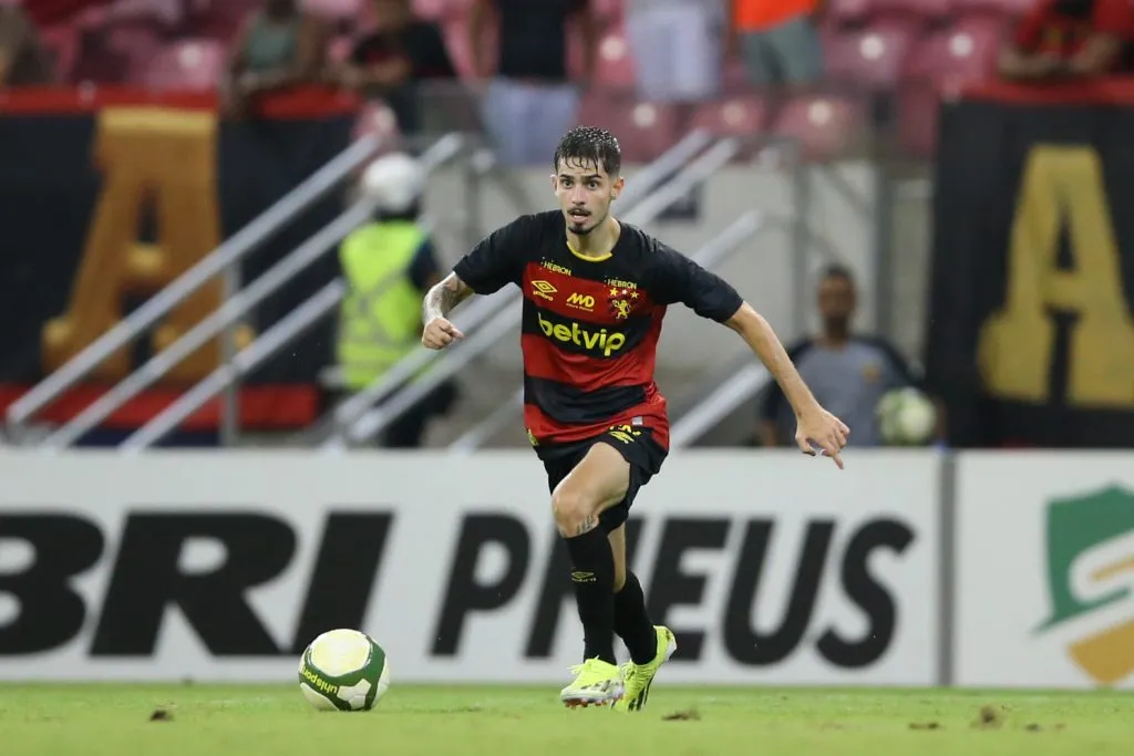 Pedro Vilhena, jogador do São Paulo