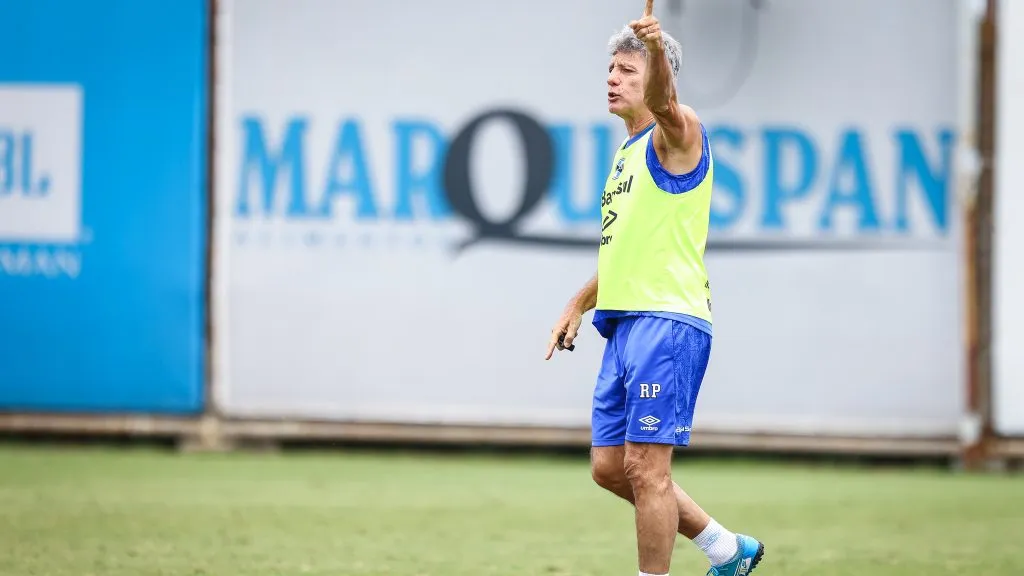 Renato Portaluppi em treino no CT Luiz Carvalho. O futuro de Portaluppi na casamata do Imortal é incerto – FOTO: LUCAS UEBEL/GREMIO FBPA