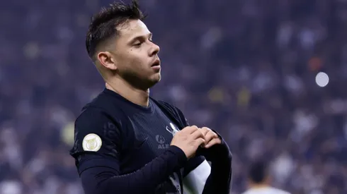 Bittencourt não deve contratar Romero - Foto: Marcello Zambrana/AGIF.