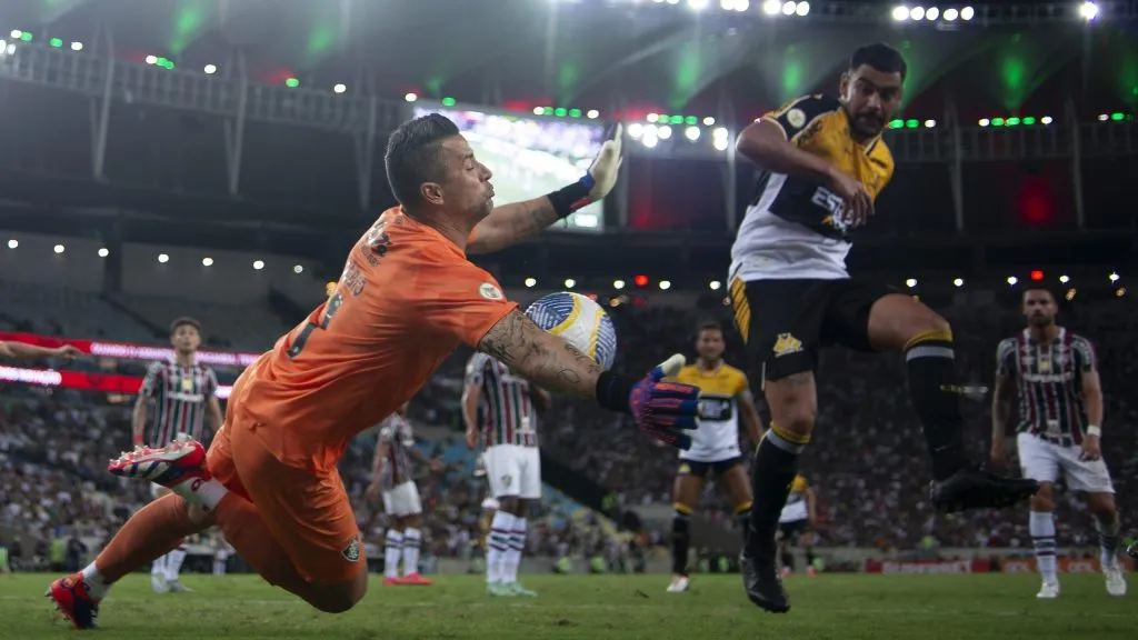 Fábio goleiro do Fluminense durante partida contra o Criciúma no Maracanã pelo Campeonato Brasileiro A 2024. Foto: Jorge Rodrigues/AGIF