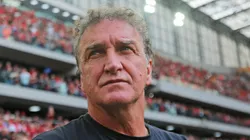 - Cuca, treinador desempregado nesse momento