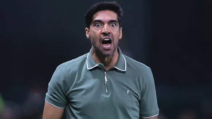 Abel Ferreira comanda o Palmeiras - Foto: Ettore Chiereguini/AGIF