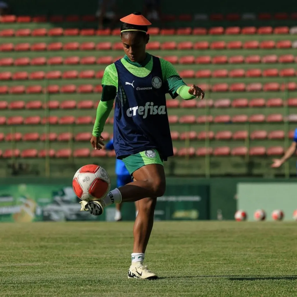 Tainá Maranhão, atacante do Palmeiras durante  preparação para a Copinha Feminina contra o Botafogo.         Foto: Paloma Cassiano/Palmeiras