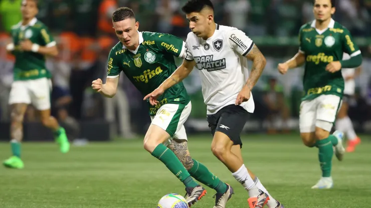 Botafogo domina o Palmeiras fora de casa e volta à liderança do Campeonato Brasileiro