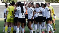 Brabinhas do Corinthians Sub-17durante etapa de treino com foco na Copinha 2024