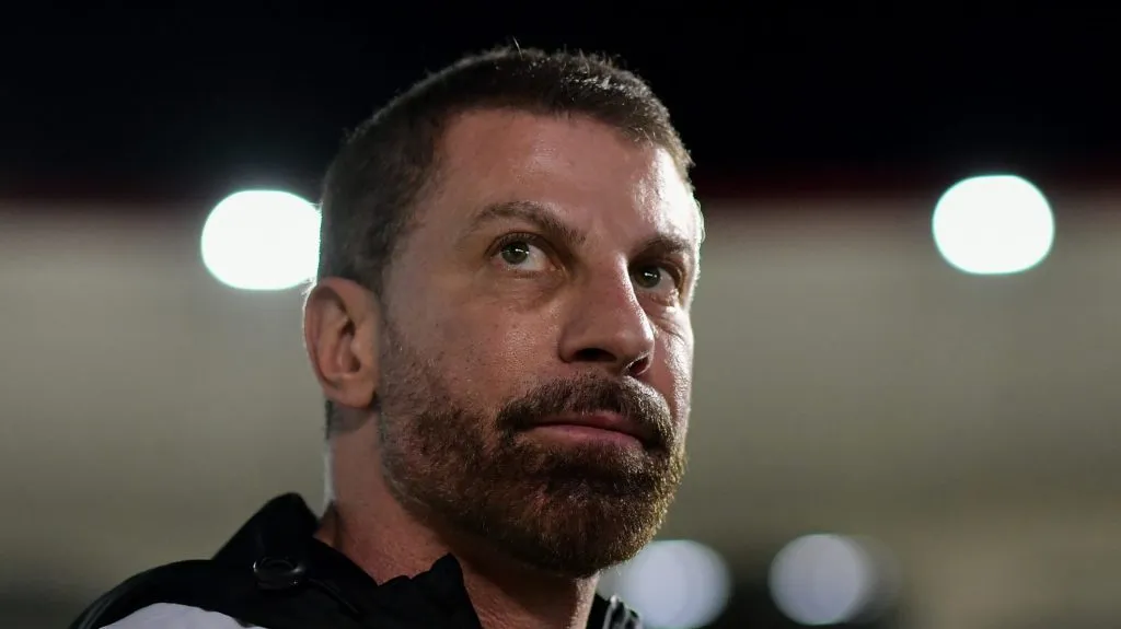 Foto: Thiago Ribeiro/AGIF – Pedrinho vai precisar melhorar oferta se quiser contratar o artilheiro paraguaio.