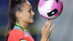 Camilinha, atacante do SPFC convocada para os amistosos da Seleção Brasileira contra a Austrália durante treino