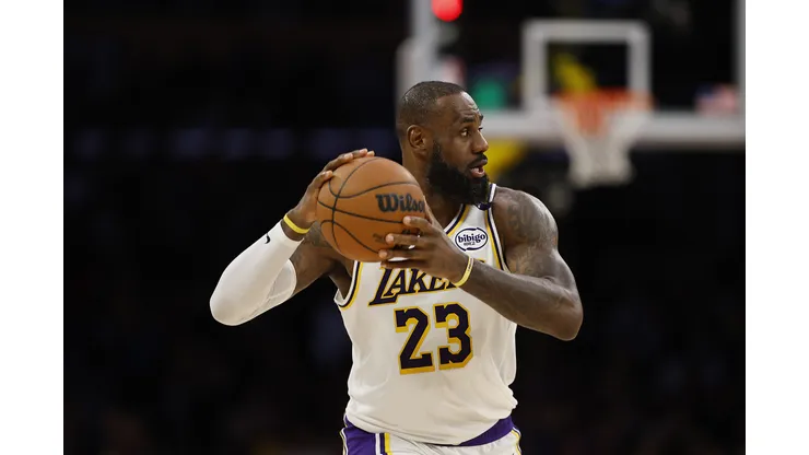 LeBron James é a referência dos Lakers na campanha da NBA (Foto: Ronald Martinez/Getty Images)