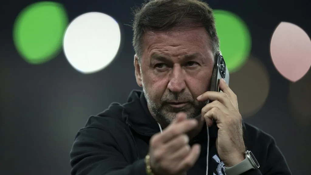 Augusto Melo presidente do Corinthians antes da partida contra o Fluminense no estadio Maracana pelo campeonato Brasileiro A 2024. Foto: Jorge Rodrigues/AGIF