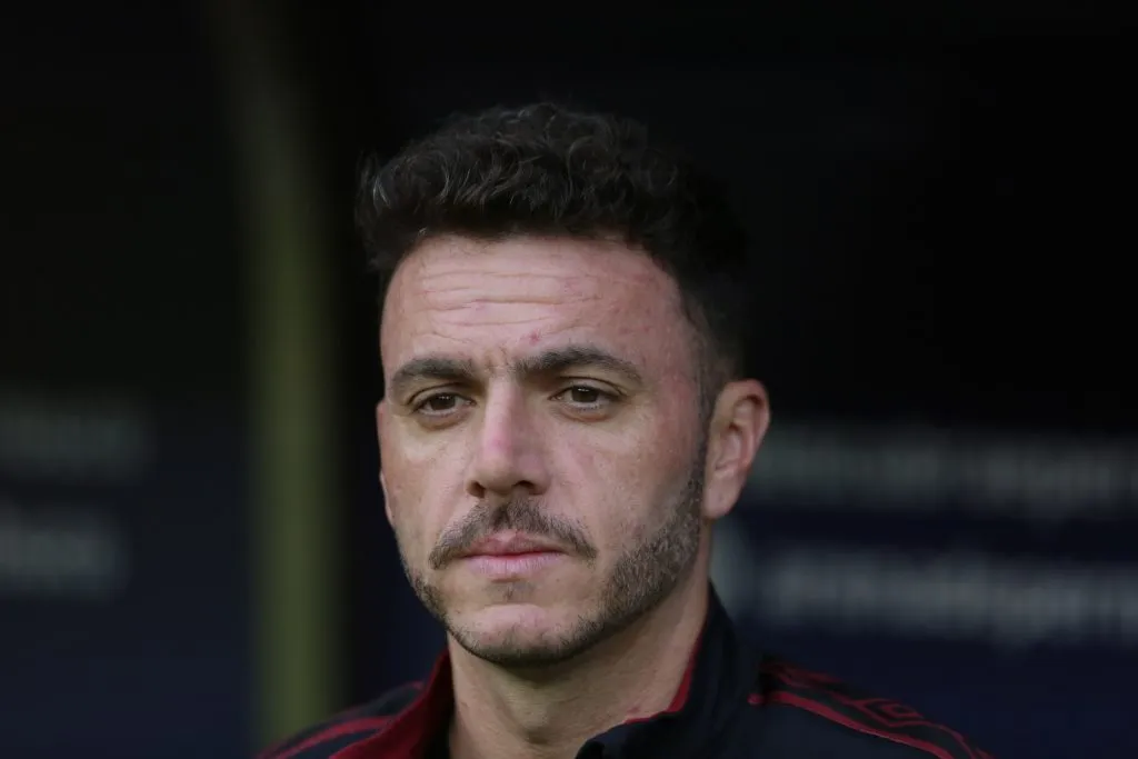 Foto: Rafael Vieira/AGIF – Mariano Soso não será técnico do Santos em 2025