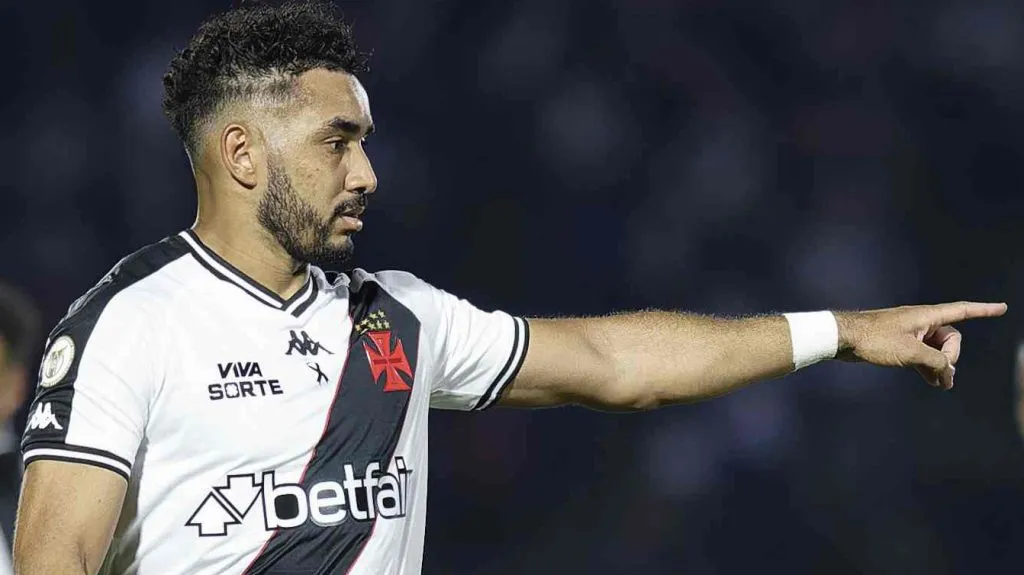 Payet recebeu críticas da torcida - Foto: Anderson Romão/AGIF.