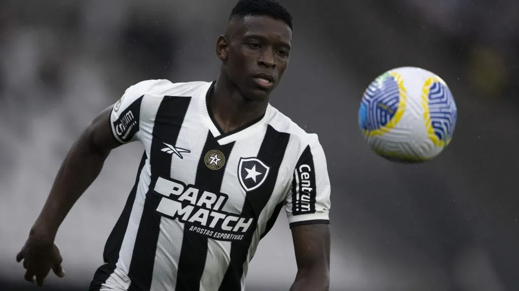 Luiz Henrique durante partida. Foto: Jorge Rodrigues/AGIF