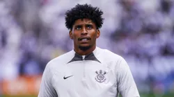 Hugo Souza está emprestado ao Corinthians, que ainda tem indefinição sobre compra