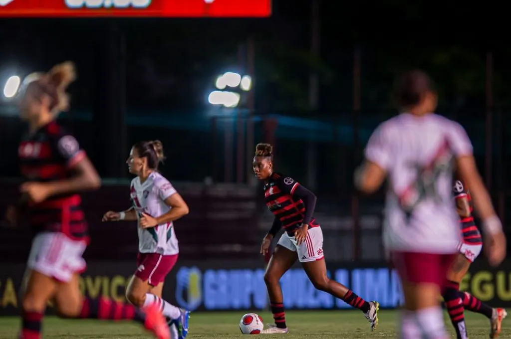 Guerreiras do Flu, durante partida contra o Flamengo pelo Carioca Feminino que terminou com a vitória rubro-negra. Foto: Paula Reis/CRF