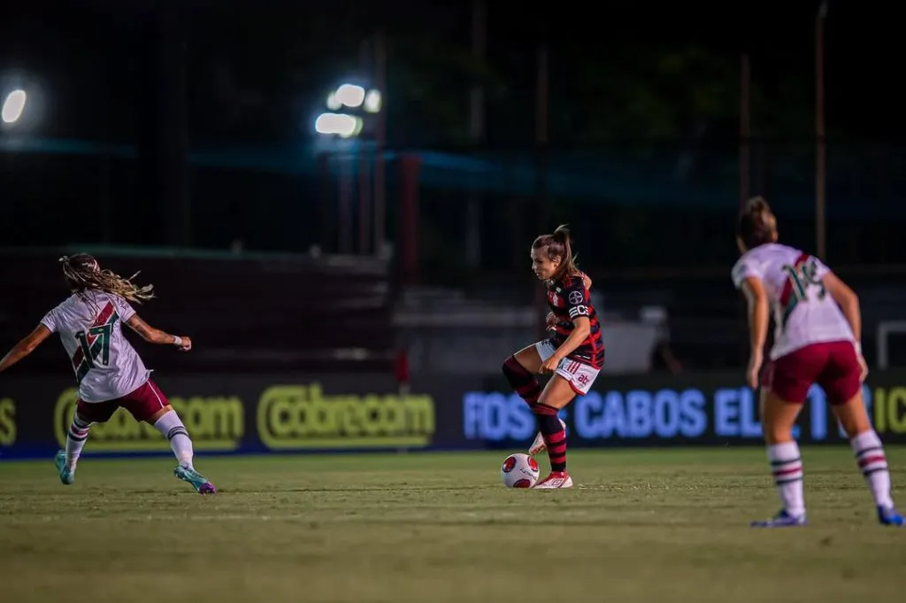 Meninas da Gávea, durante partida final contra o Fluminense que terminou com o Flamengo levantando a taça do Carioca Feminino. Foto: Paula Reis/CRF