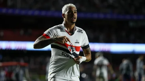 Luciano comemorando gol pelo São Paulo FC