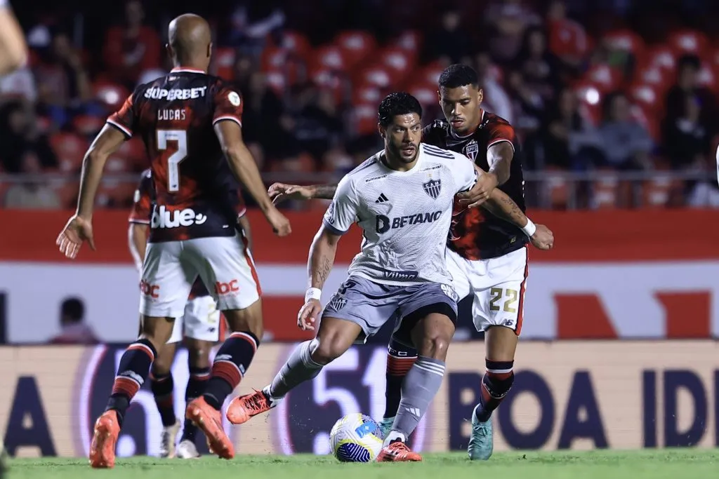 Hulk atuando contra o SPFC no ano passado. Foto: Marcello Zambrana/AGIF