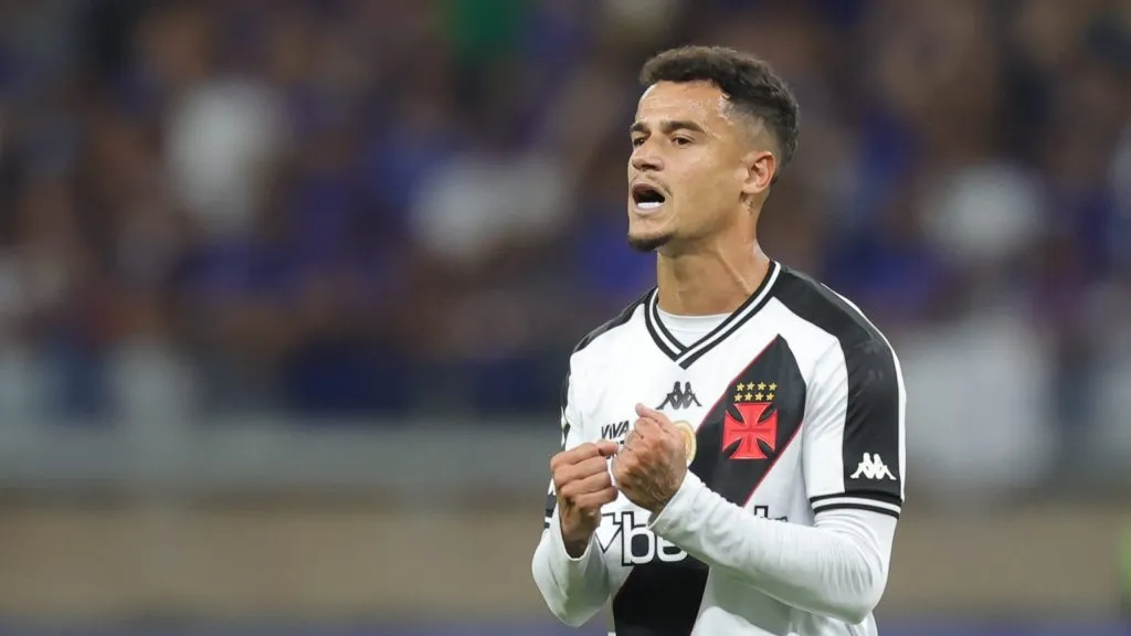 Coutinho durante partida contra o Foto