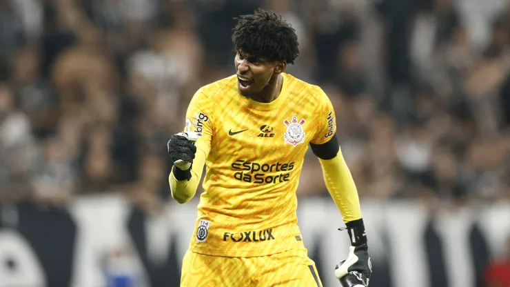 Hugo Souza desejava continuar no Corinthians. Miguel Schincariol/Getty Images.