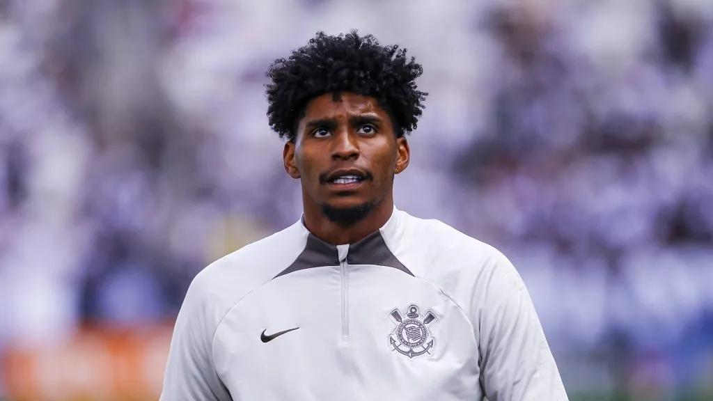 Hugo Souza ainda possui contrato com o Flamengo