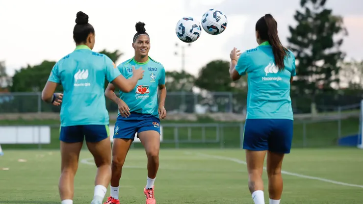 Amanda Gutierres, durante primeiro treino da Seleção Brasileira em solo australiano para os amistosos
