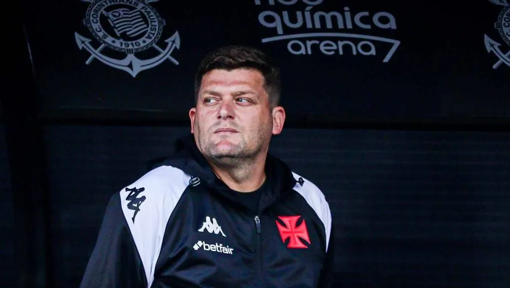 IMAGO / Pera Photo Press – Rafael P. caiu após derrota para o Corinthians.