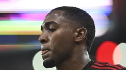 Lorran, meia rubro-negro, deve ser negociado.