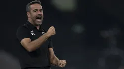 Artur Jorge técnico do Botafogo durante partida contra o Atlético-MG pelo Campeonato Brasileiro A 2024. Foto: Jorge Rodrigues/AGIF