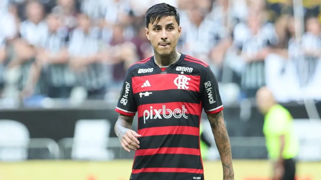 Flamengo e Filipe Luís querem renovação de Pulgar – Foto: Gilson Lobo/AGIF