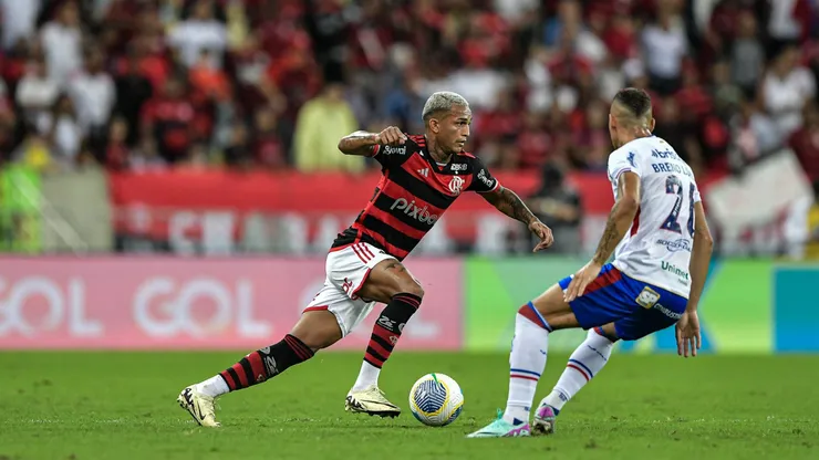 Wesley jogador do Flamengo durante partida contra o Fortaleza pelo Campeonato Brasileiro A 2024. Foto: Thiago Ribeiro/AGIF