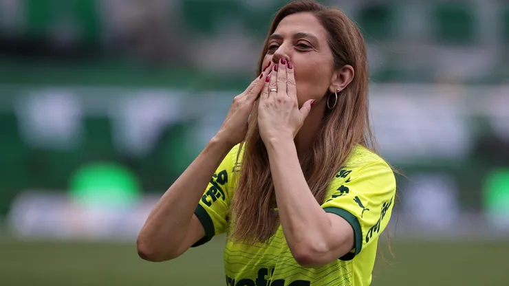 Leila Pereira presidente do Palmeiras durante partida contra o Fortaleza. Foto: Ettore Chiereguini/AGIF