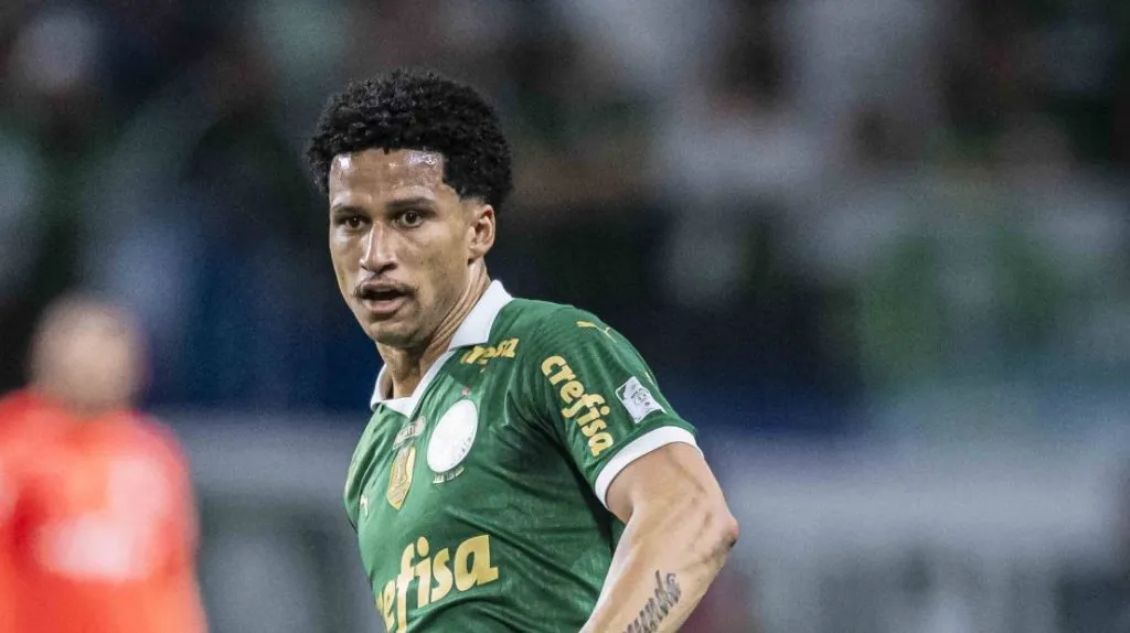 Foto: IMAGO / Fotoarena – Murilo está recuperado de dores musculares e vai formar dupla com Gómez.