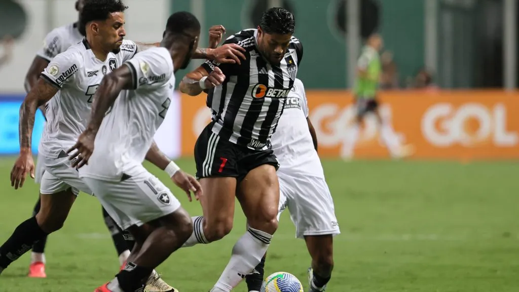 Atlético-MG e Botafogo duelam no Brasileiro