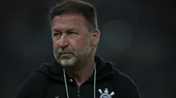 Augusto Melo antes de partida entre Fluminense e Corinthians, no Maracanã, pelo Campeonato Brasileiro.