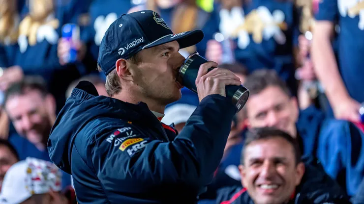 Verstappen comemorando o título mundial