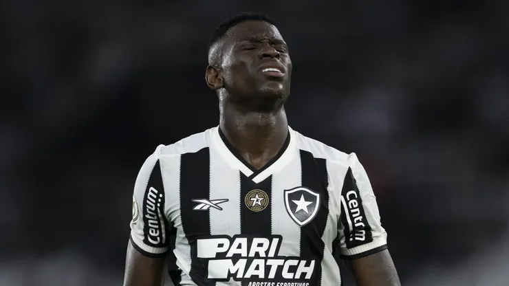 Luiz Henrique jogador do Botafogo lamenta durante partida pelo Campeonato Brasileiro A 2024. Foto: Jorge Rodrigues/AGIF